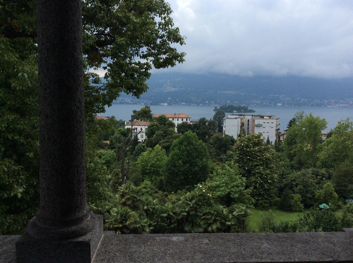 Hotel Villa Della Quercia Verbania Exterior foto